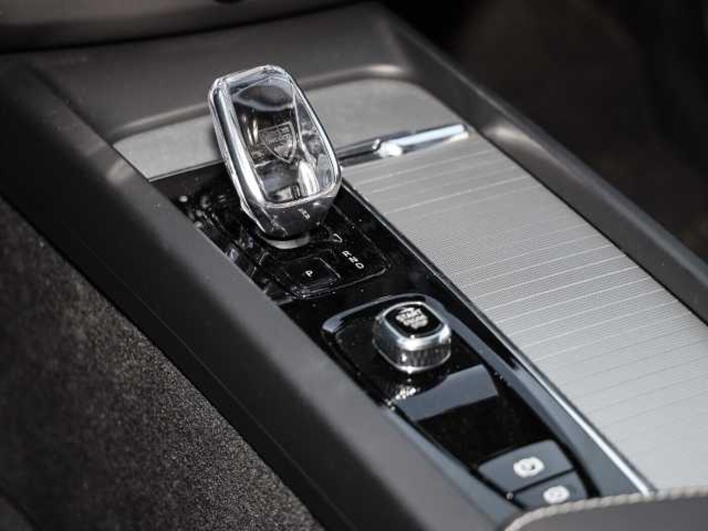 Volvo  Plus Dark Recharge Plug-In Hybrid AWD T8 Twin Engine EU6d Allrad StandHZG digita