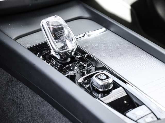 Volvo  Plus Dark Recharge Plug-In Hybrid AWD T8 Twin Engine EU6d Allrad StandHZG digita