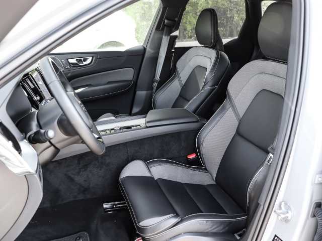 Volvo  Plus Dark Recharge Plug-In Hybrid AWD T8 Twin Engine EU6d Allrad StandHZG digita