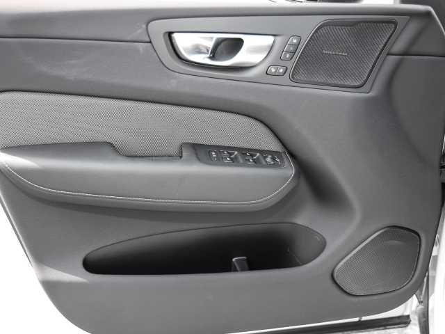 Volvo  Ultimate Dark Recharge Plug-In Hybrid AWD T8 Twin Engine EU6d Allrad HUD StandHZ