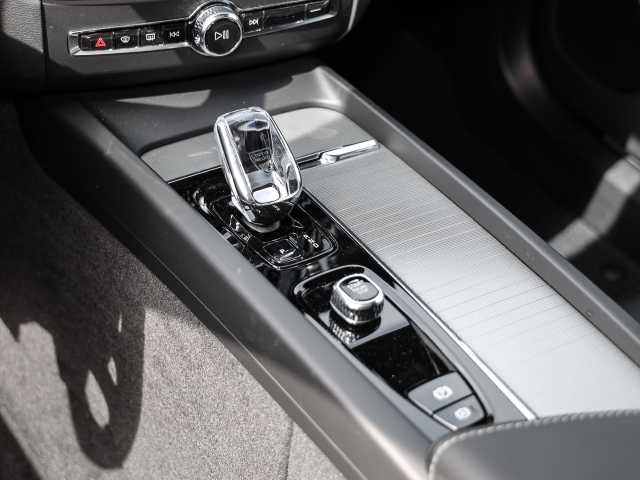 Volvo  Ultimate Dark Recharge Plug-In Hybrid AWD T8 Twin Engine EU6d Allrad HUD StandHZ