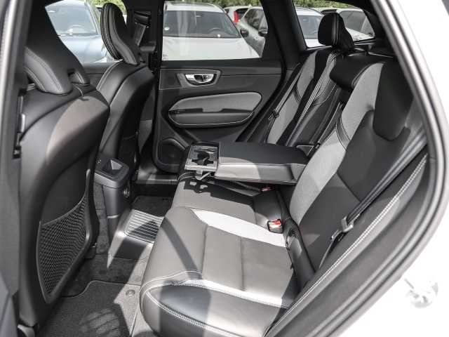 Volvo  Ultimate Dark Recharge Plug-In Hybrid AWD T8 Twin Engine EU6d Allrad HUD StandHZ