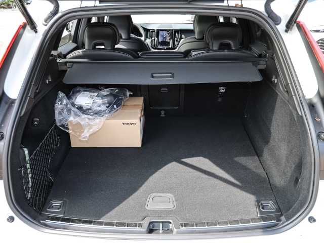 Volvo  Ultimate Dark Recharge Plug-In Hybrid AWD T8 Twin Engine EU6d Allrad HUD StandHZ