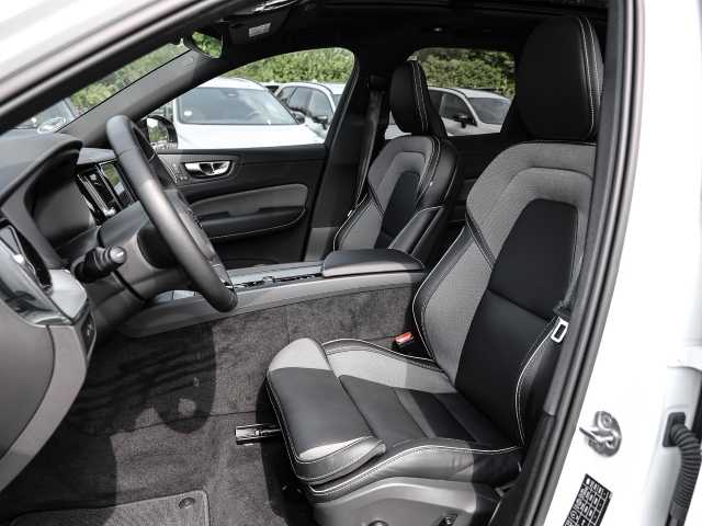 Volvo  Ultimate Dark Recharge Plug-In Hybrid AWD T8 Twin Engine EU6d Allrad HUD StandHZ