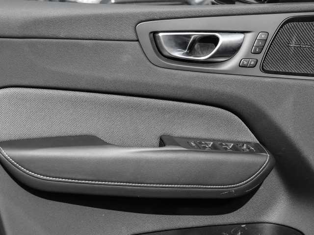 Volvo  Ultimate Dark Recharge Plug-In Hybrid AWD T8 Twin Engine EU6d Allrad HUD StandHZ