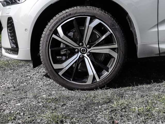 Volvo  Ultimate Dark Recharge Plug-In Hybrid AWD T8 Twin Engine EU6d Allrad HUD StandHZ