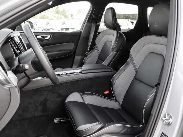 Volvo  Ultimate Dark Recharge Plug-In Hybrid AWD T8 Twin Engine EU6d Allrad HUD StandHZ