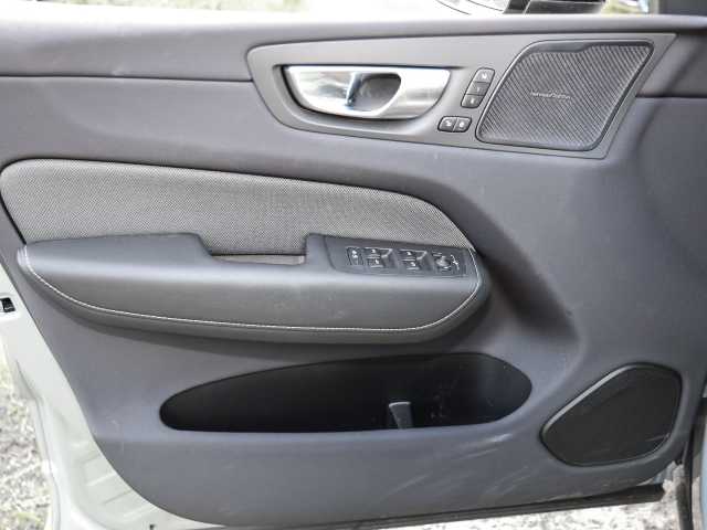Volvo  Ultimate Dark Recharge Plug-In Hybrid AWD T8 Twin Engine EU6d Allrad HUD StandHZ