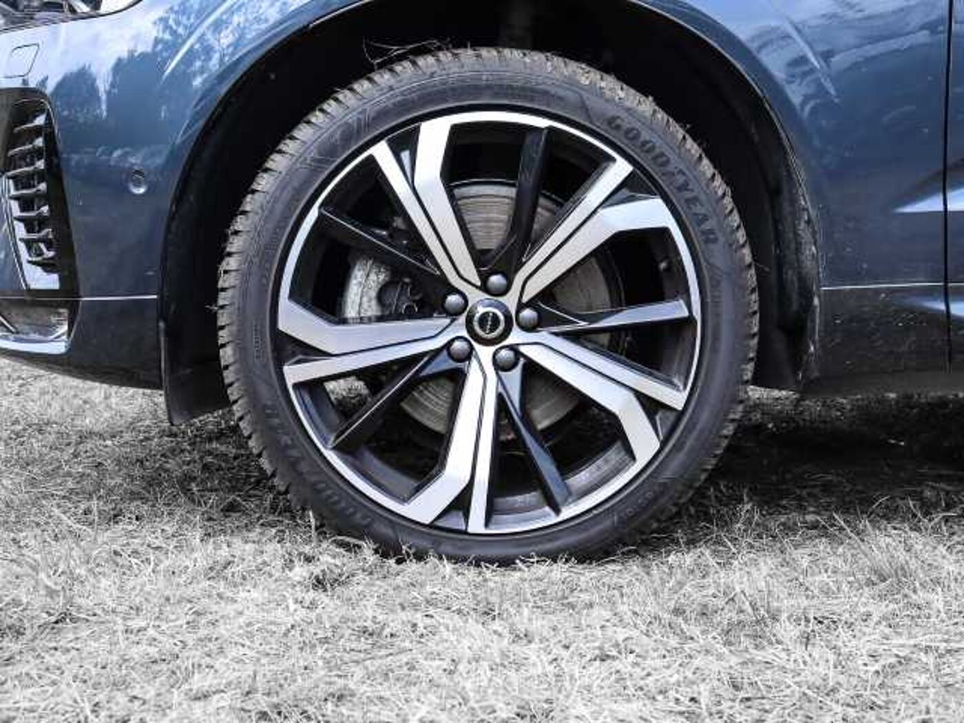 Volvo  Ultimate Dark AWD B4 Diesel EU6d Allrad HUD AD StandHZG digitales Cockpit Memory