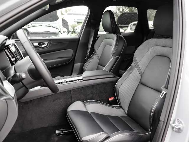 Volvo  Plus Dark Recharge Plug-In Hybrid AWD T8 Twin Engine EU6d Allrad StandHZG digita