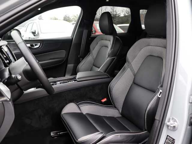 Volvo  Plus Dark Recharge Plug-In Hybrid AWD T8 Twin Engine EU6d Allrad StandHZG digita