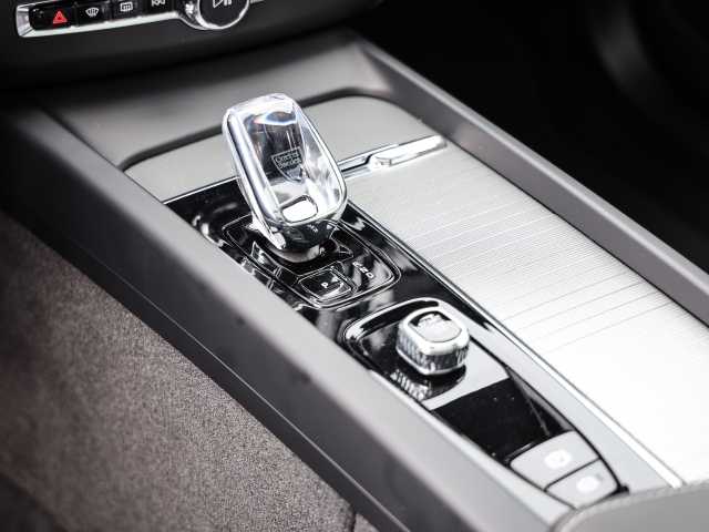 Volvo  Plus Dark Recharge Plug-In Hybrid AWD T8 Twin Engine EU6d Allrad StandHZG digita