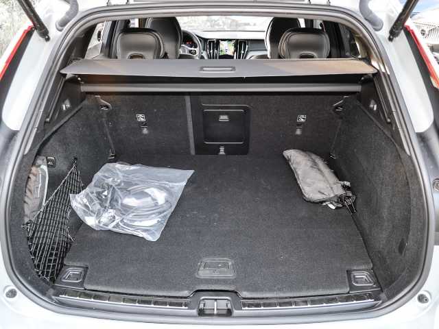 Volvo  Ultimate Dark Recharge Plug-In Hybrid AWD T8 Twin Engine EU6d Allrad HUD StandHZ