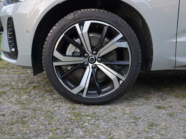 Volvo  Ultimate Dark Recharge Plug-In Hybrid AWD T8 Twin Engine EU6d Allrad HUD StandHZ
