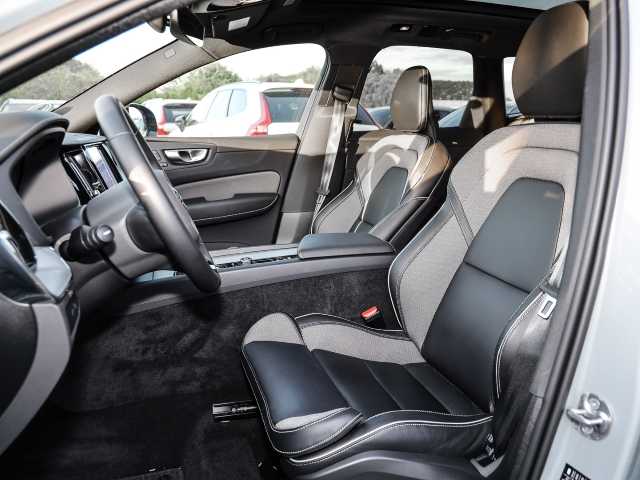 Volvo  Ultimate Dark Recharge Plug-In Hybrid AWD T8 Twin Engine EU6d Allrad HUD StandHZ