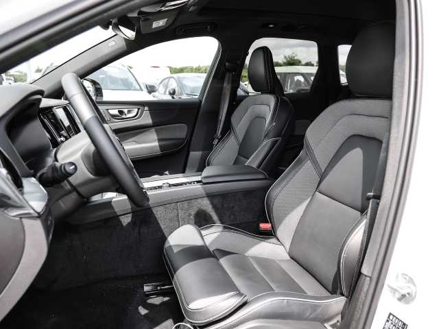 Volvo  Plus Dark Recharge Plug-In Hybrid AWD T6 Twin Engine EU6d Allrad StandHZG digita