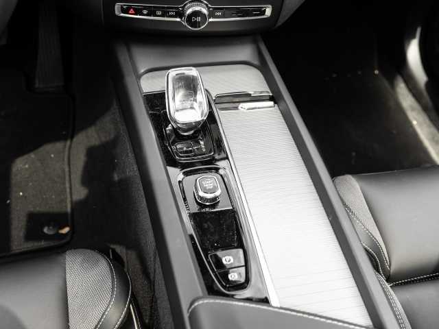Volvo  Plus Dark Recharge Plug-In Hybrid AWD T6 Twin Engine EU6d Allrad StandHZG digita