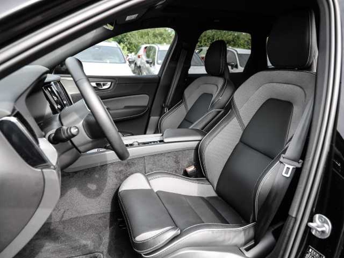 Volvo  Plus Dark Recharge Plug-In Hybrid AWD T6 Twin Engine EU6d Allrad StandHZG digita