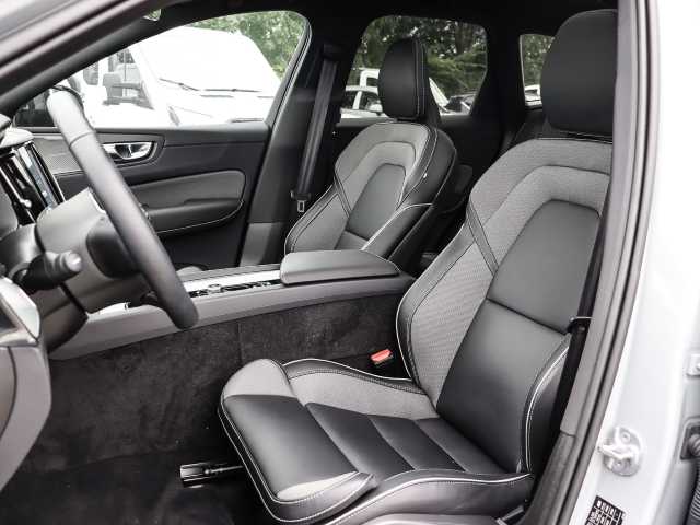 Volvo  Plus Dark Recharge Plug-In Hybrid AWD T6 Twin Engine EU6d Allrad StandHZG digita
