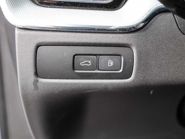 Volvo  Plus Dark Recharge Plug-In Hybrid AWD T8 Twin Engine EU6d Allrad StandHZG digita