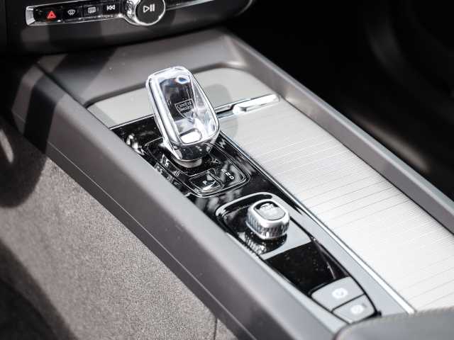 Volvo  Plus Dark Recharge Plug-In Hybrid AWD T8 Twin Engine EU6d Allrad StandHZG digita