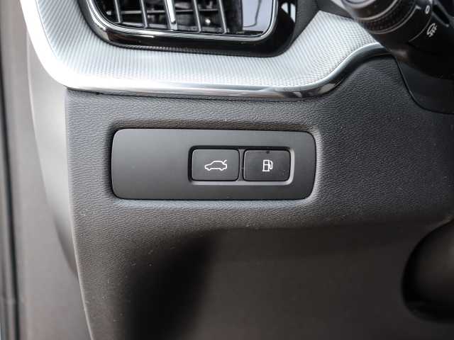 Volvo  Plus Dark Recharge Plug-In Hybrid AWD T8 Twin Engine EU6d Allrad StandHZG digita