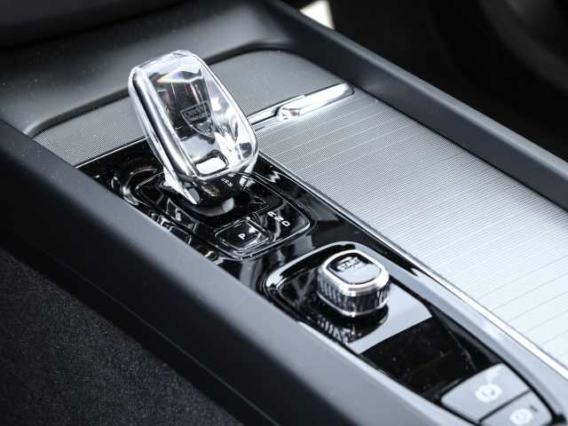 Volvo  Plus Dark Recharge Plug-In Hybrid AWD T8 Twin Engine EU6d Allrad StandHZG digita