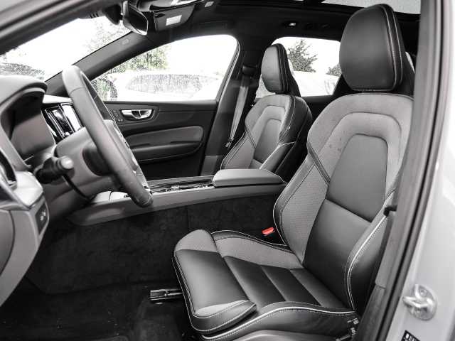 Volvo  Plus Dark Recharge Plug-In Hybrid AWD T8 Twin Engine EU6d Allrad StandHZG digita