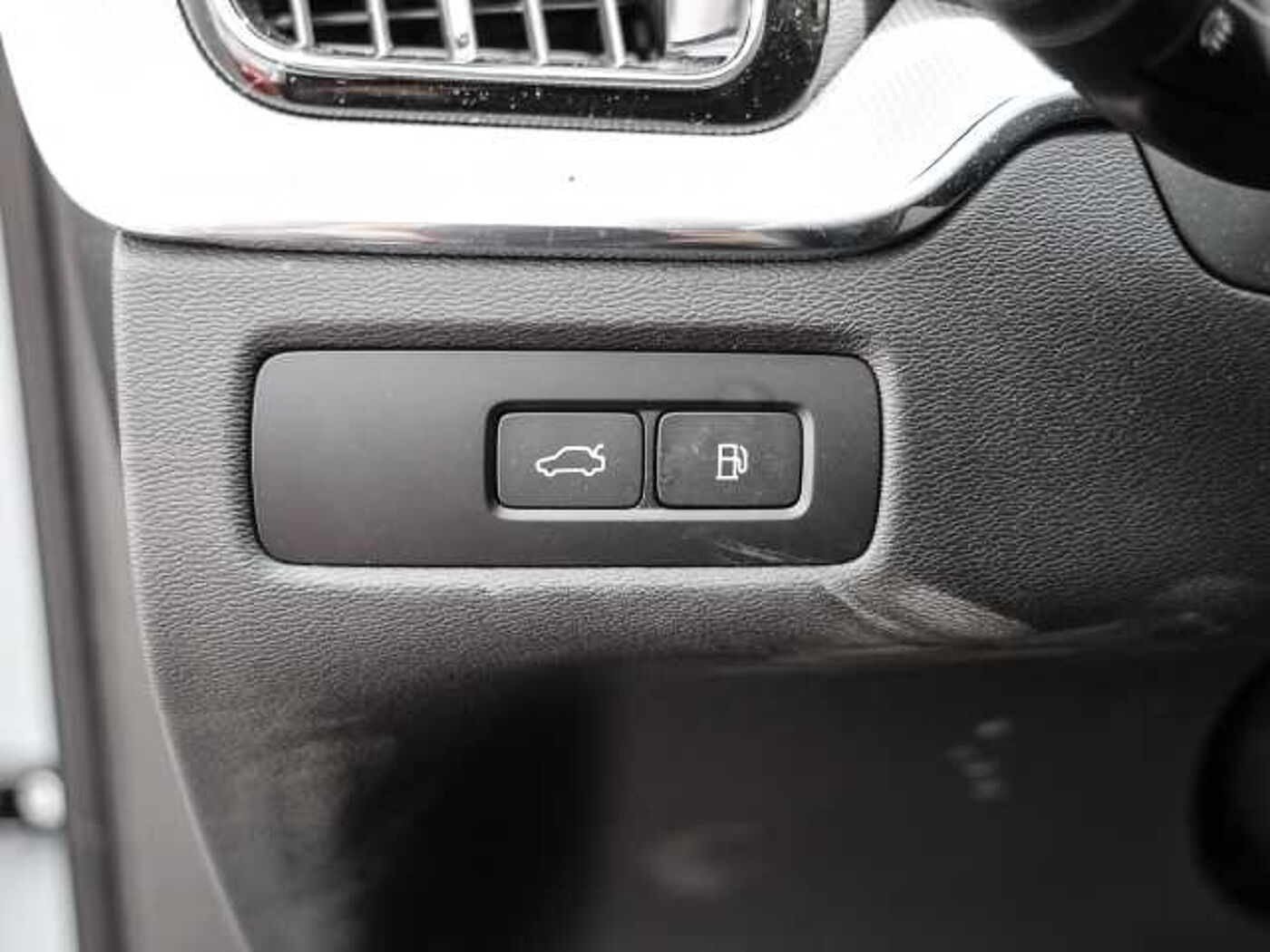 Volvo  Plus Dark Recharge Plug-In Hybrid AWD T6 Twin Engine EU6d Allrad StandHZG digita