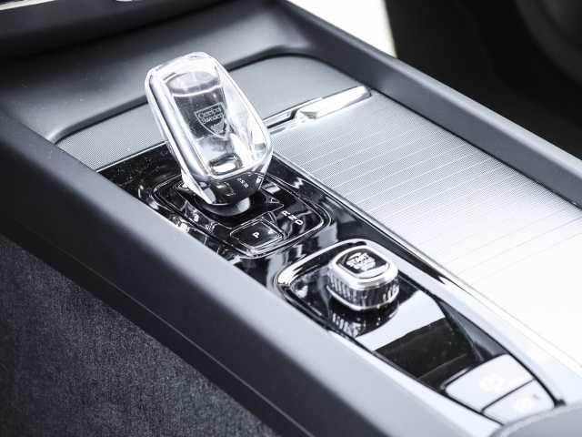 Volvo  Plus Dark Recharge Plug-In Hybrid AWD T6 Twin Engine EU6d Allrad StandHZG digita