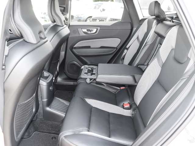 Volvo  Plus Dark Recharge Plug-In Hybrid AWD T6 Twin Engine EU6d Allrad StandHZG digita