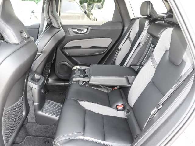 Volvo  Plus Dark Recharge Plug-In Hybrid AWD T8 Twin Engine EU6d Allrad StandHZG digita