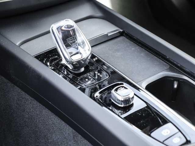 Volvo  Plus Dark Recharge Plug-In Hybrid AWD T8 Twin Engine EU6d Allrad StandHZG digita