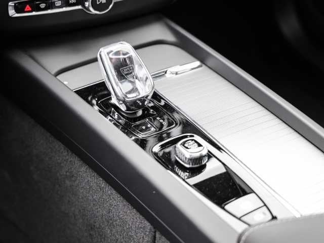 Volvo  Plus Dark Recharge Plug-In Hybrid AWD T6 Twin Engine EU6d Allrad StandHZG digita