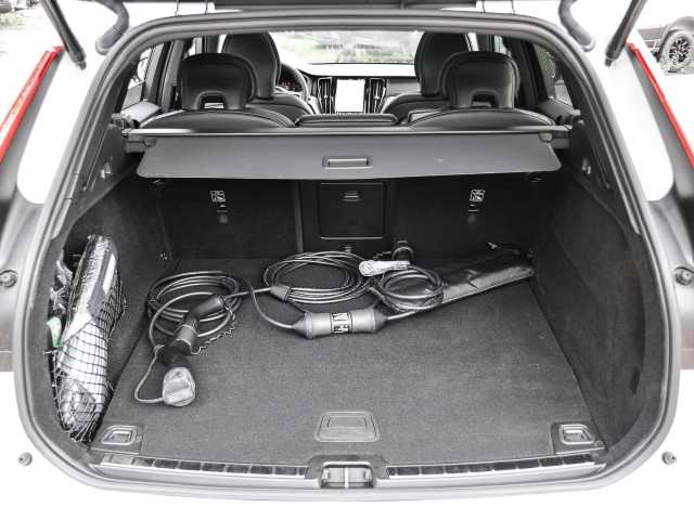 Volvo  Ultimate Dark Recharge Plug-In Hybrid AWD T8 Twin Engine EU6d Allrad HUD StandHZ