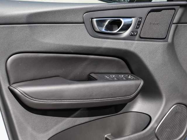 Volvo  Ultimate Dark 2WD B4 Diesel EU6d HUD AD digitales Cockpit Memory Sitze Soundsyst