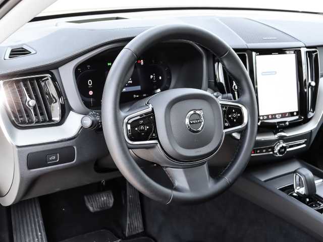 Volvo  Ultimate Dark 2WD B4 Diesel EU6d HUD AD digitales Cockpit Memory Sitze Soundsyst