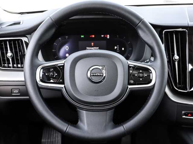 Volvo  Ultimate Dark 2WD B4 Diesel EU6d HUD AD digitales Cockpit Memory Sitze Soundsyst