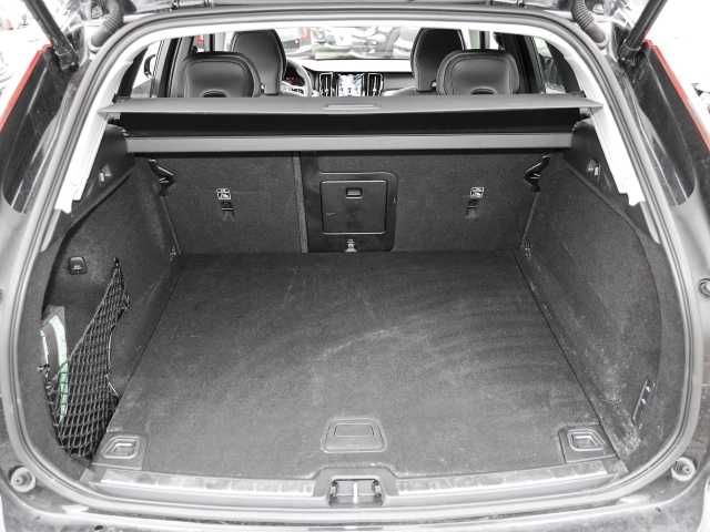 Volvo  Ultimate Dark 2WD B4 Diesel EU6d HUD AD digitales Cockpit Memory Sitze Soundsyst