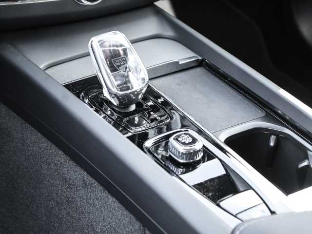 Volvo  Plus Dark Recharge Plug-In Hybrid AWD T6 Twin Engine EU6d Allrad StandHZG digita