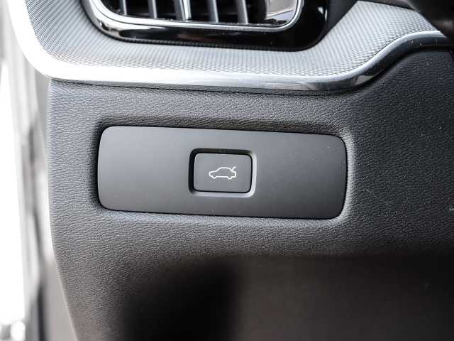 Volvo  Ultimate Dark AWD B4 Diesel EU6d Allrad HUD AD StandHZG digitales Cockpit Memory