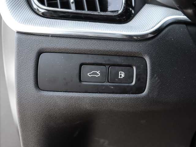 Volvo  Plus Dark Recharge Plug-In Hybrid AWD T8 Twin Engine EU6d Allrad StandHZG digita