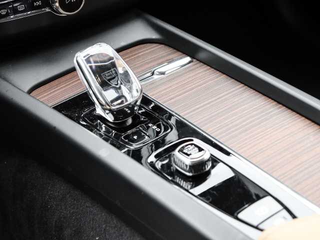 Volvo  Ultimate Dark AWD B5 Benzin EU6d HUD StandHZG Leder digitales Cockpit Memory Sit