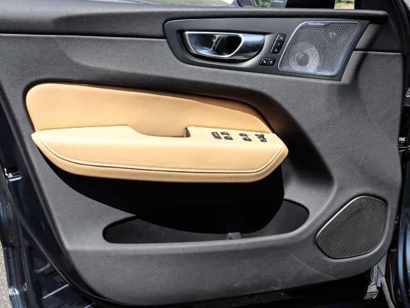 Volvo  Ultimate Dark AWD B5 Benzin EU6d HUD StandHZG Leder digitales Cockpit Memory Sit