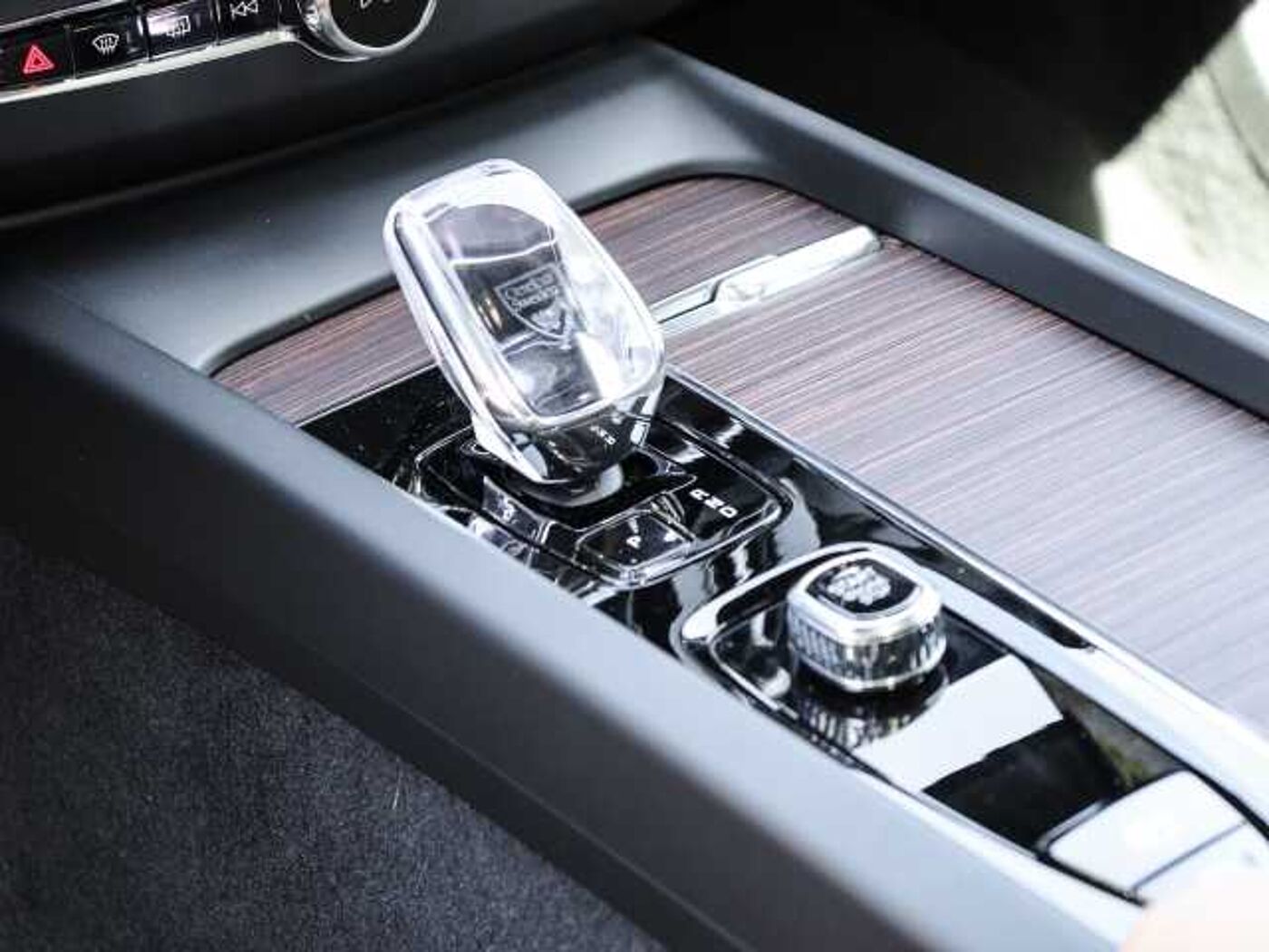 Volvo  Ultimate Dark AWD B5 Benzin EU6d HUD StandHZG Leder digitales Cockpit Memory Sit