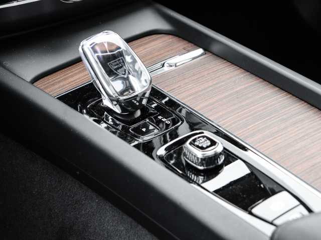 Volvo  Plus Dark Recharge Plug-In Hybrid AWD T6 Twin Engine EU6d AD StandHZG AHK digita