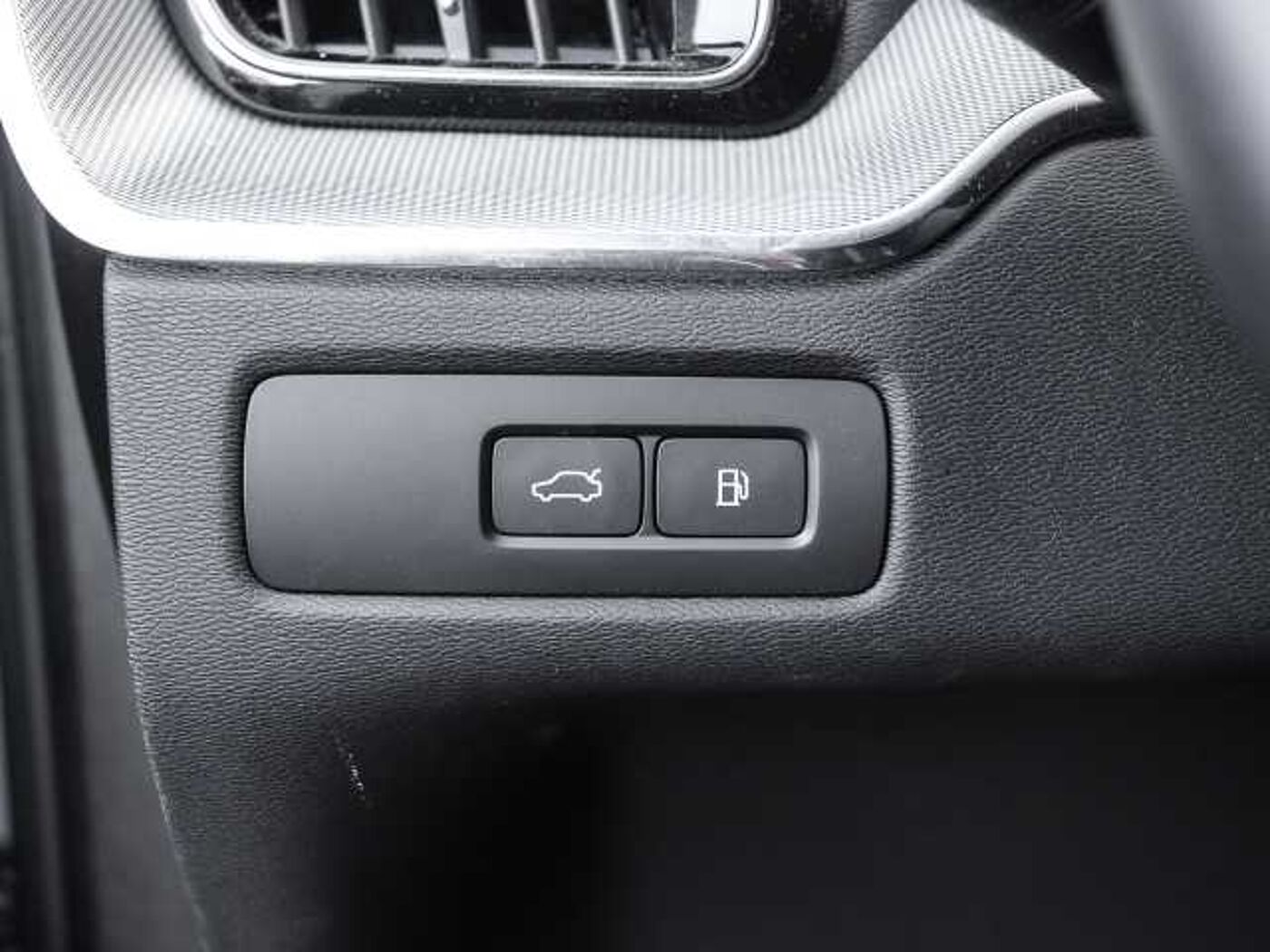 Volvo  Plus Dark Recharge Plug-In Hybrid AWD T8 Twin Engine EU6d StandHZG Leder digital