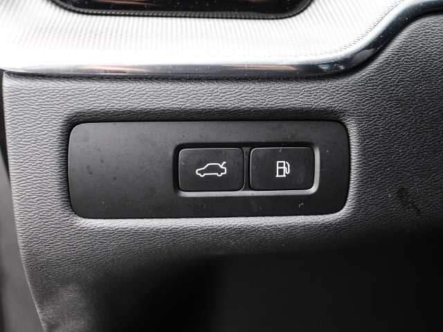 Volvo  Plus Dark Recharge Plug-In Hybrid AWD T8 Twin Engine EU6d StandHZG Leder digital