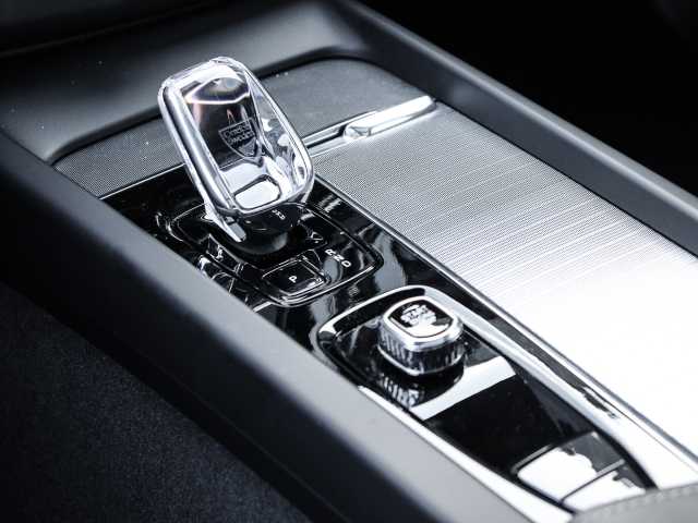 Volvo  Plus Dark Recharge Plug-In Hybrid AWD T8 Twin Engine EU6d StandHZG Leder digital