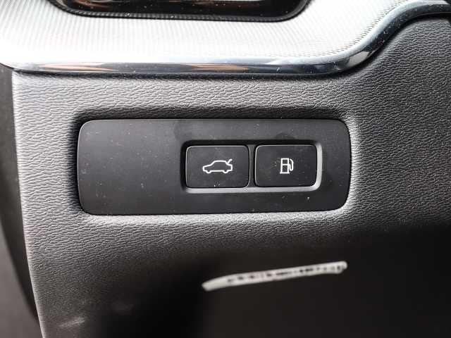Volvo  Plus Dark Recharge Plug-In Hybrid AWD T8 Twin Engine EU6d StandHZG Leder digital